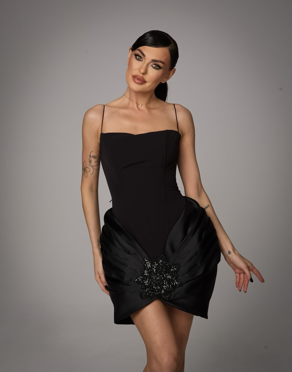 Rochie Mini cu Bretele Subtiri si Drapaj Satinat, Midnight Blossom