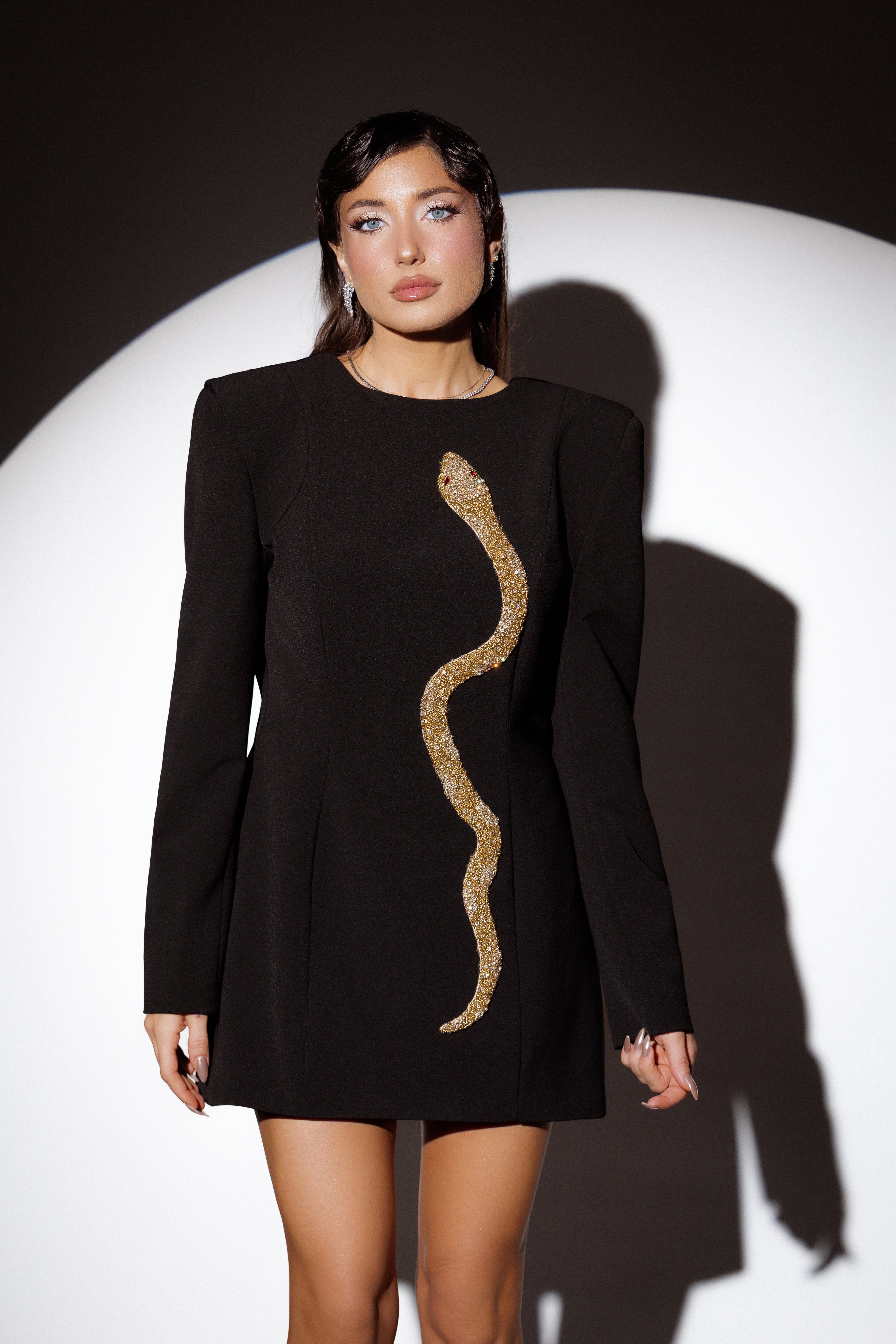 Rochie Mini Structurata cu Aplicatie din Cristale, Serpente