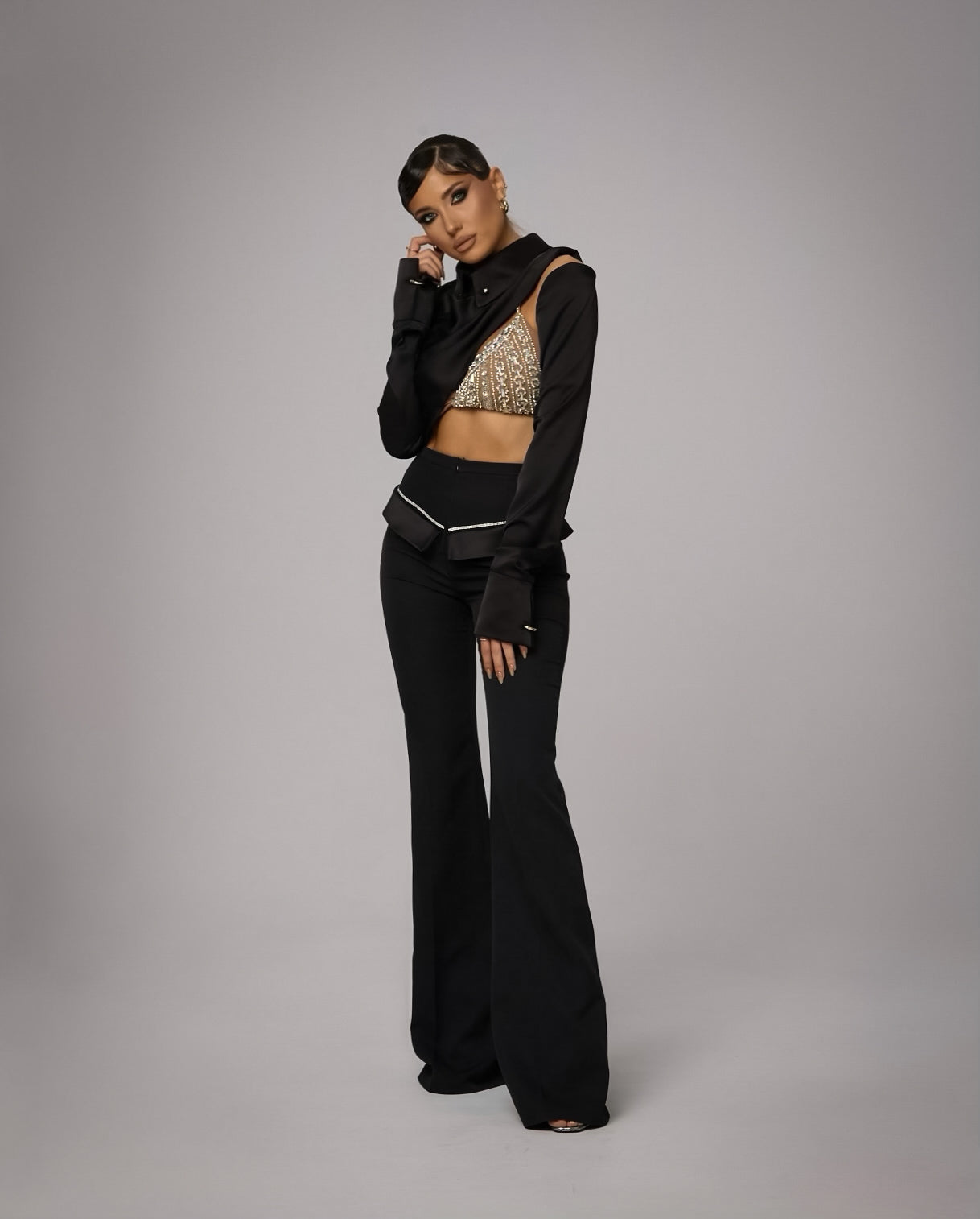 Compleu Pantaloni Evazati cu Top Asimetric, Luxe Allure