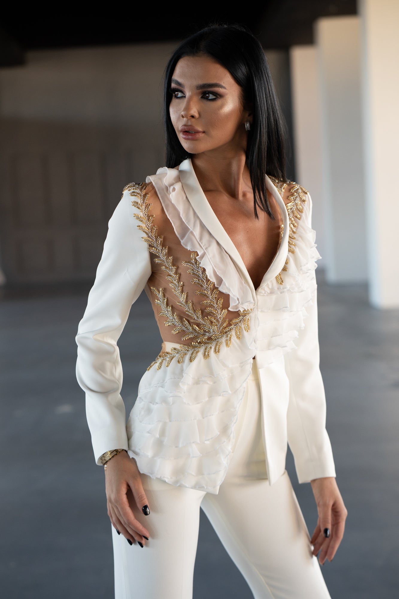 Costum cu Sacou Brodat si Pantaloni Conici, Gold Leaves