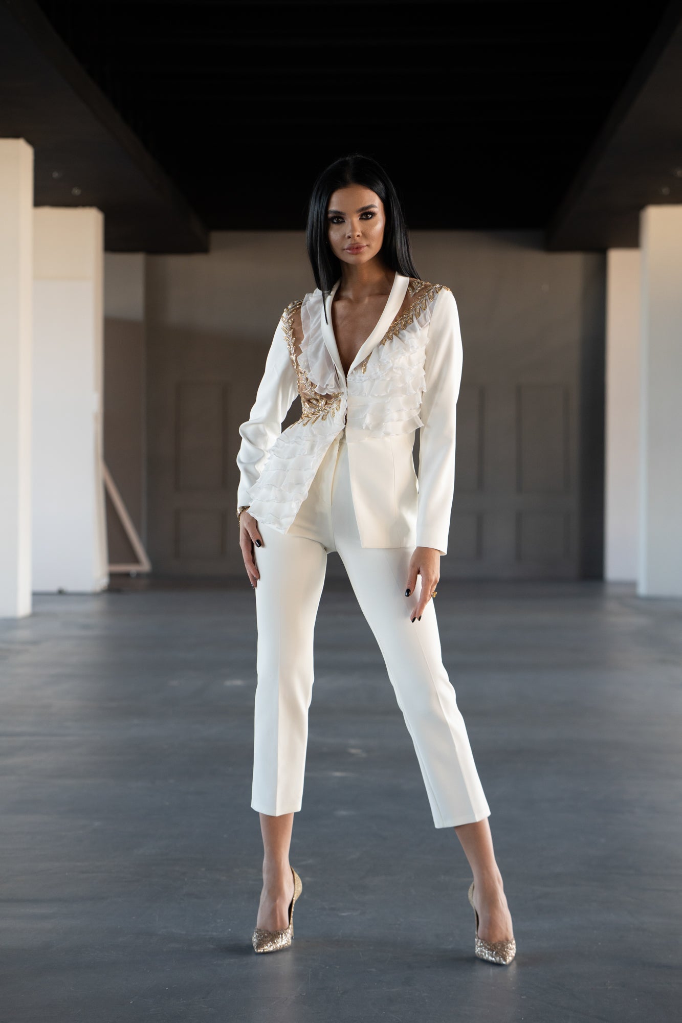Costum cu Sacou Brodat si Pantaloni Conici, Gold Leaves