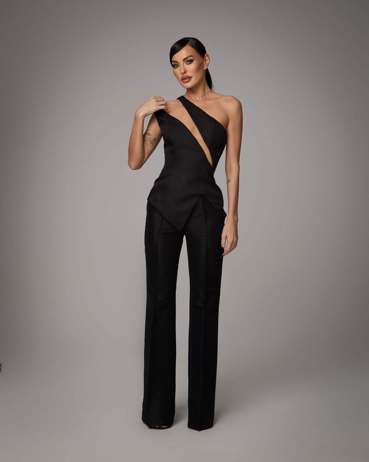 Top Asimetric cu Decupaj, Infinity Curve
