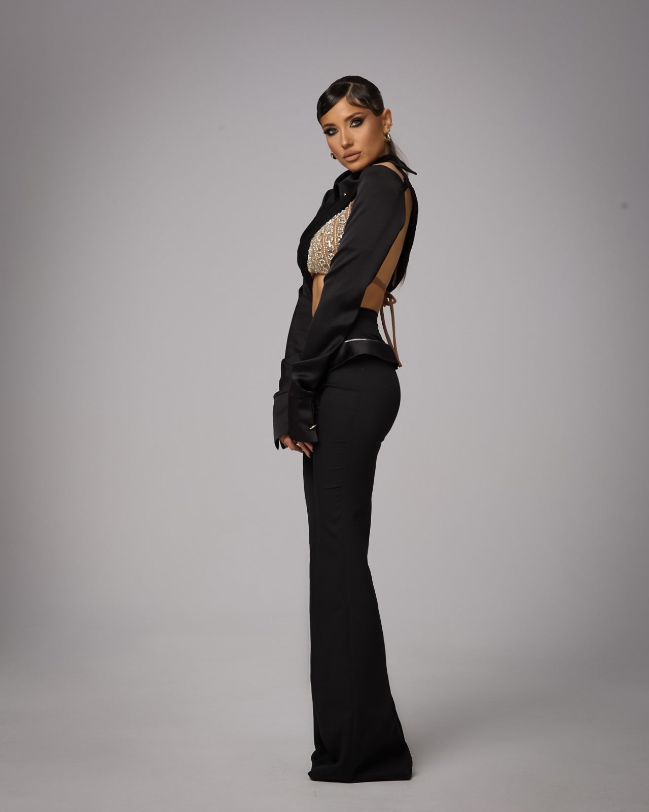 Compleu Pantaloni Evazati cu Top Asimetric, Luxe Allure