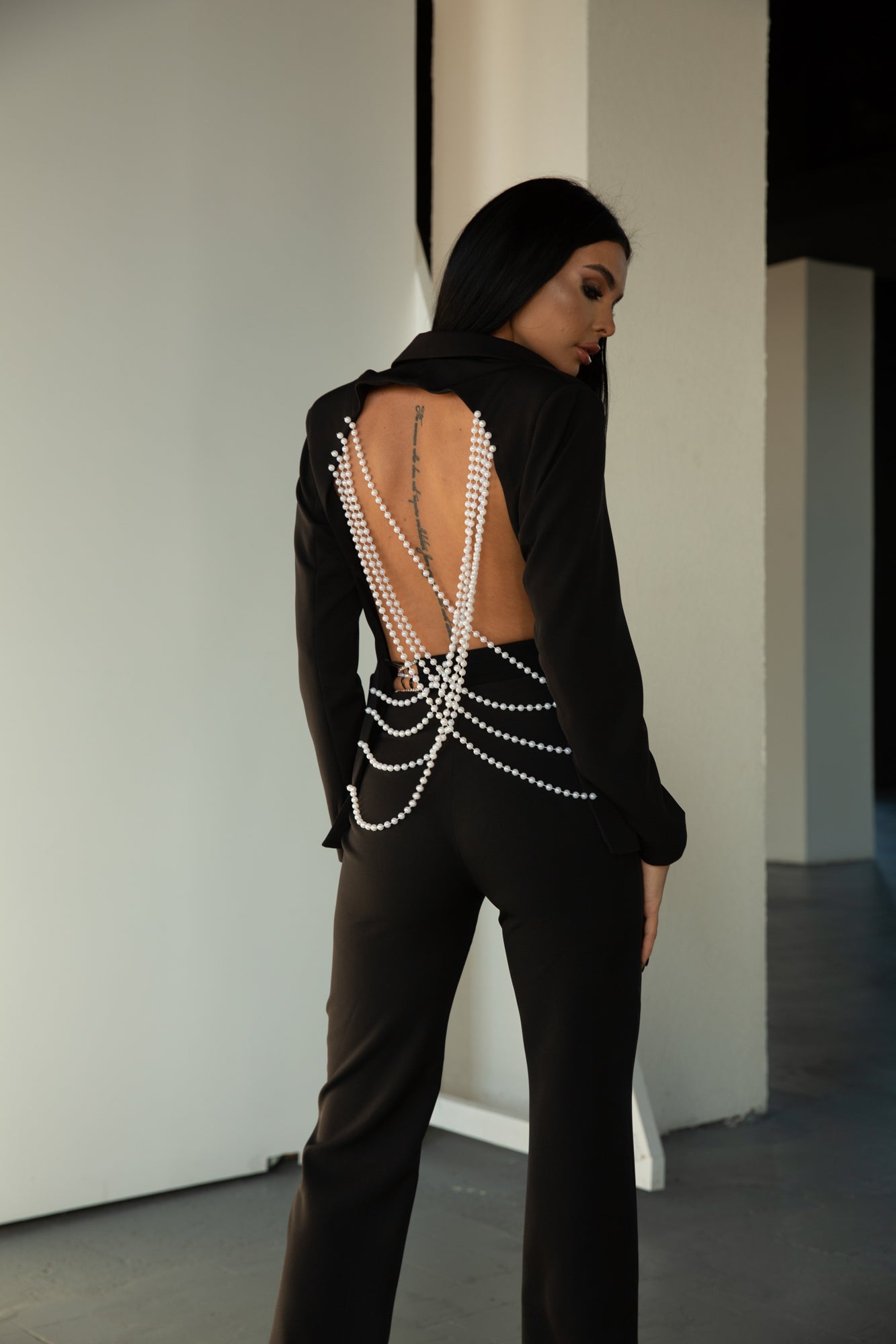 Sacou cu Spate Decupat si Aplicatii Perle, Aisha