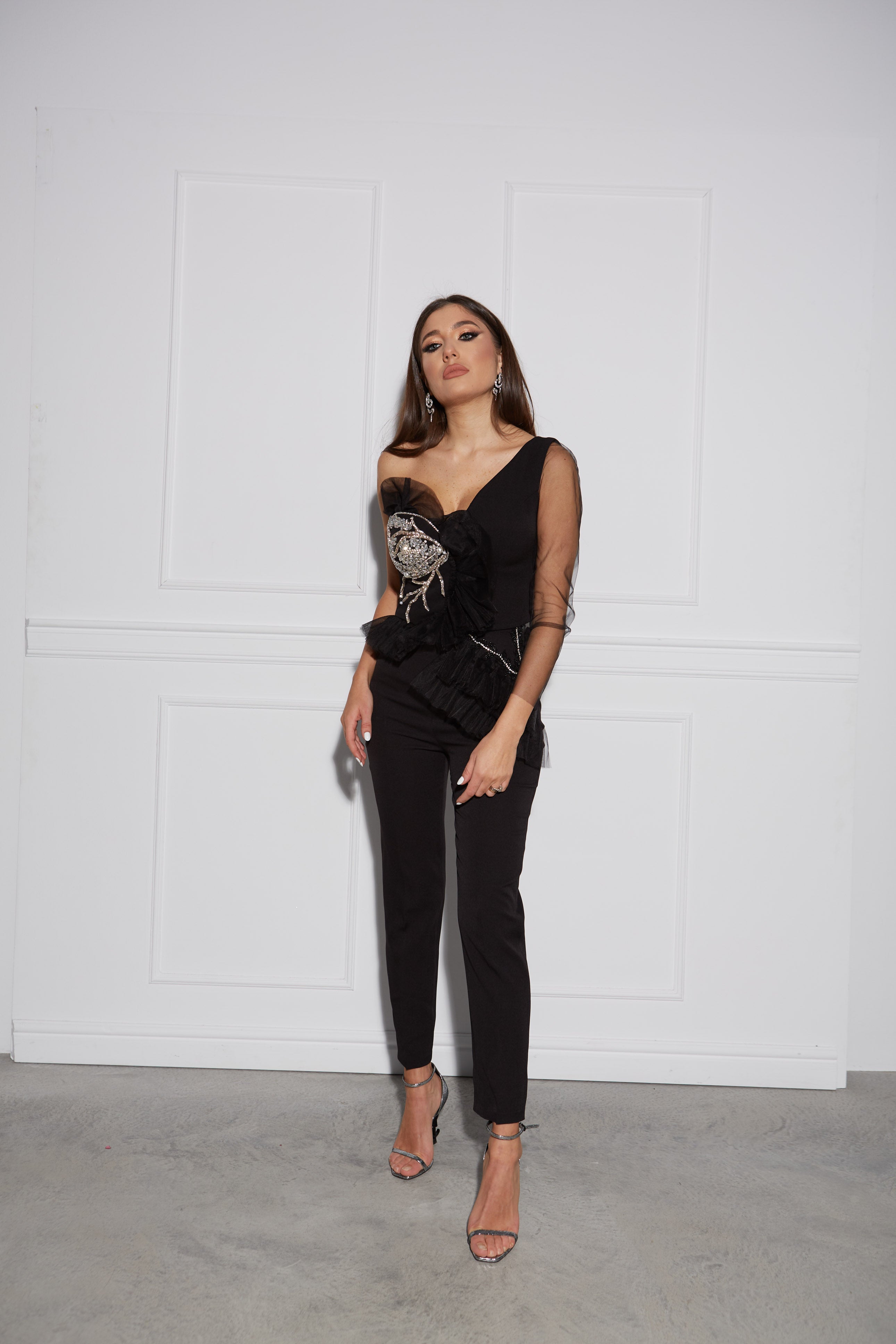 Compleu cu Top Asimetric din Tulle si Pantaloni Conici, Fantasy